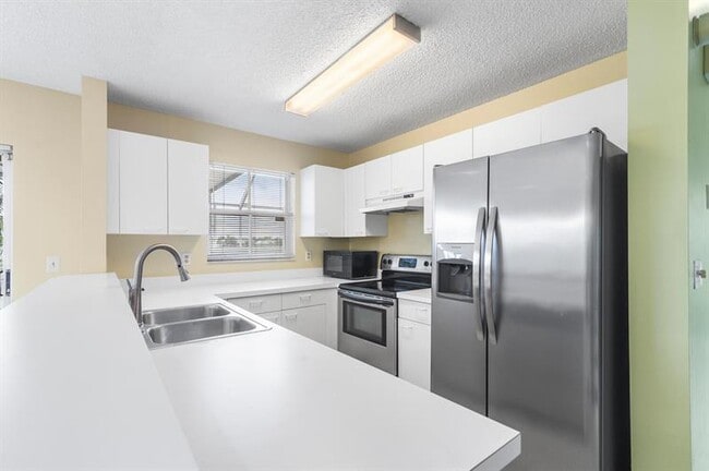 3138 W Buena Vista Dr in Margate, FL - Building Photo - Building Photo