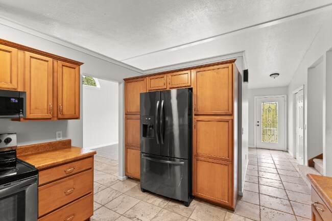 120 Windermere Dr in St. Clairsville, OH - Building Photo - Building Photo