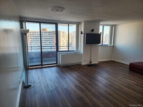 62-54 97th Pl in Queens, NY - Building Photo - Building Photo