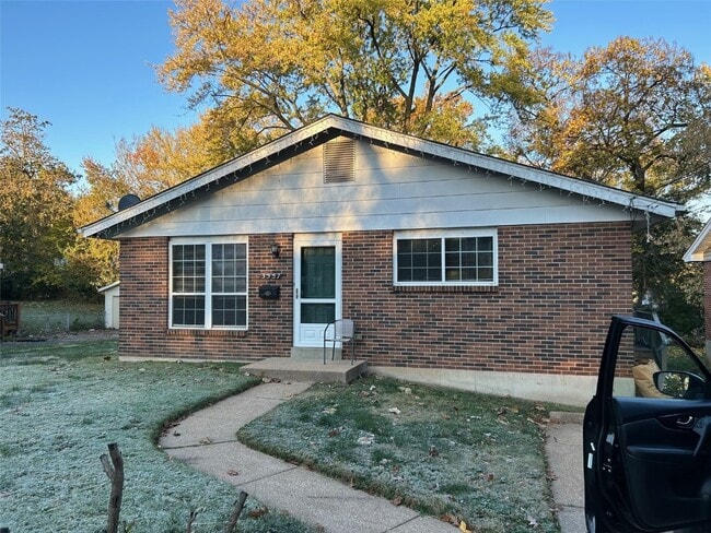 property at 3557 High Dr