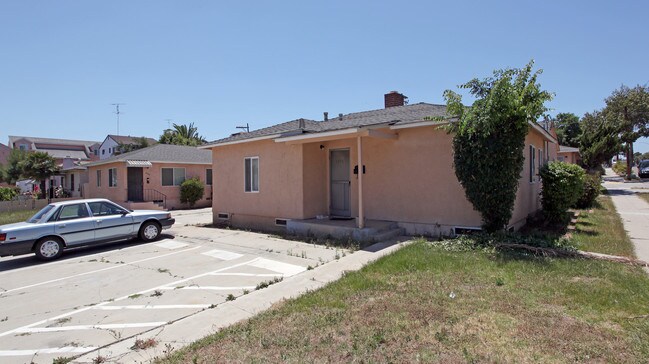 4384-4390 43rd St in San Diego, CA - Building Photo - Building Photo