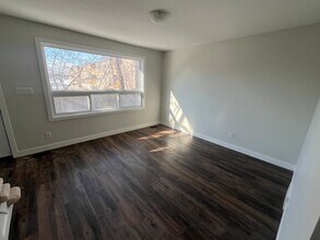 225 Queen St in Sarnia, ON - Building Photo - Building Photo