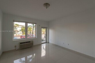 540 74th St in Miami Beach, FL - Building Photo - Building Photo