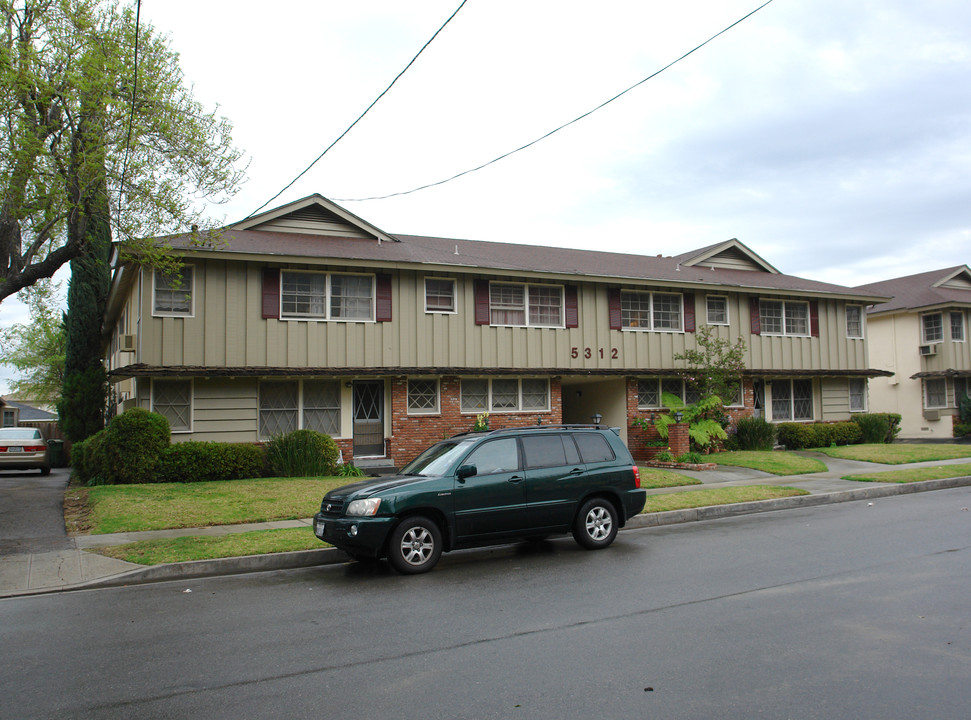 5312 Bellingham Ave in Valley Village, CA - Building Photo