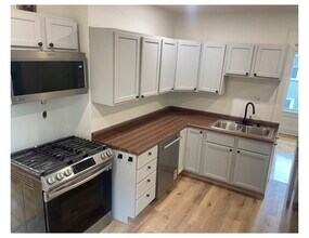 2860 S Delaware Ave, Unit 2860 in Milwaukee, WI - Foto de edificio - Building Photo