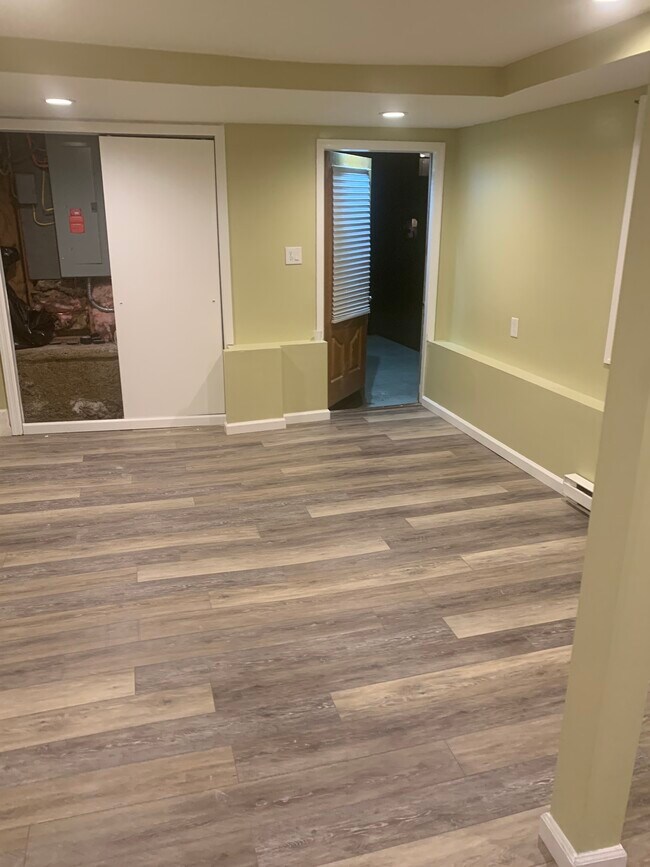 8 Spruce Ave Apartments and Nearby Newburgh Apartments For Rent