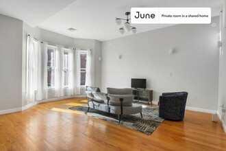 Private bedroom in 5 bed/2.5 bath Home in Boston, MA - Building Photo - Building Photo