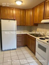 606 Village Ln in Newburgh, IN - Building Photo - Building Photo