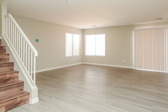 8620 Hidden Pines Ave in Las Vegas, NV - Building Photo - Building Photo