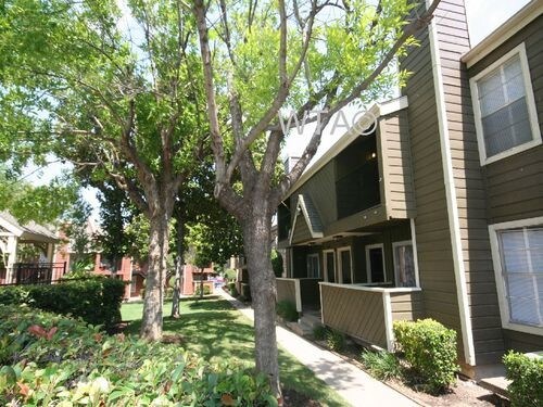 8900 N Interstate Hwy 35 in Austin, TX - Building Photo