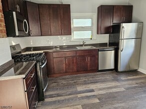 271 Davis Ave in Kearny, NJ - Building Photo - Building Photo