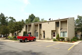 Brighton Valley Condos in Brighton, MI - Foto de edificio - Building Photo
