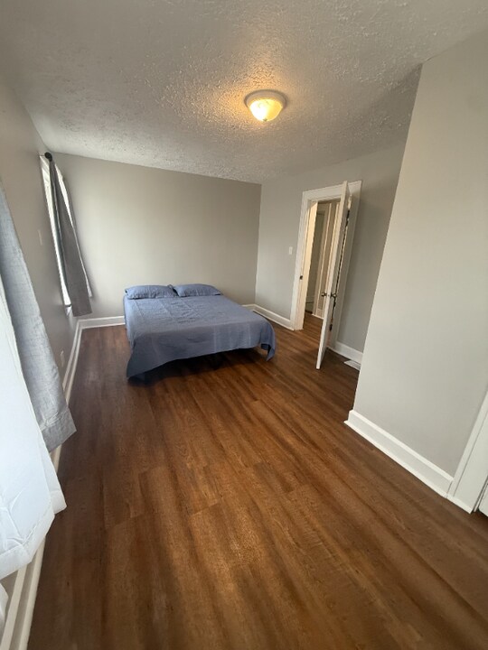 4823 E Michigan St in Indianapolis, IN - Building Photo