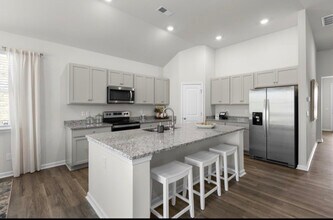 5052 round head Dr in Leland, NC - Building Photo - Building Photo