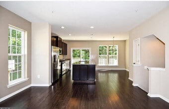 22414 Glenbow Way in Clarksburg, MD - Building Photo - Building Photo