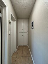 518 N Anna Dr in Anaheim, CA - Foto de edificio - Building Photo