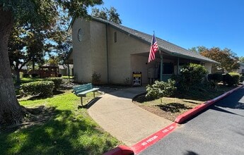 Valley Oak Apartments in Galt, CA - Foto de edificio - Building Photo