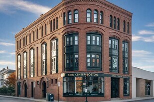 5 Davis Ave in Brookline, MA - Building Photo