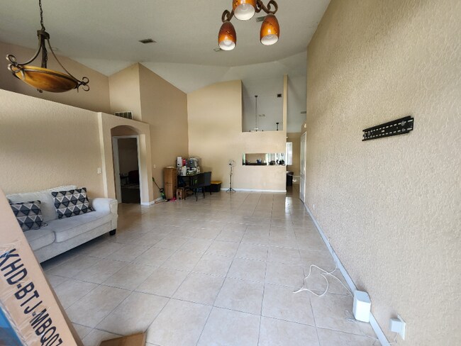 442 SE 36th Terrace in Okeechobee, FL - Building Photo - Building Photo