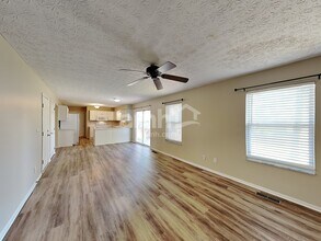 712 Moreno Dr in Reynoldsburg, OH - Foto de edificio - Building Photo