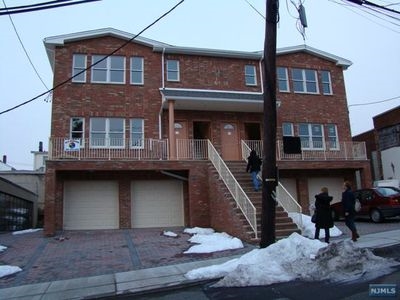 391 Henry St in Fairview, NJ - Building Photo