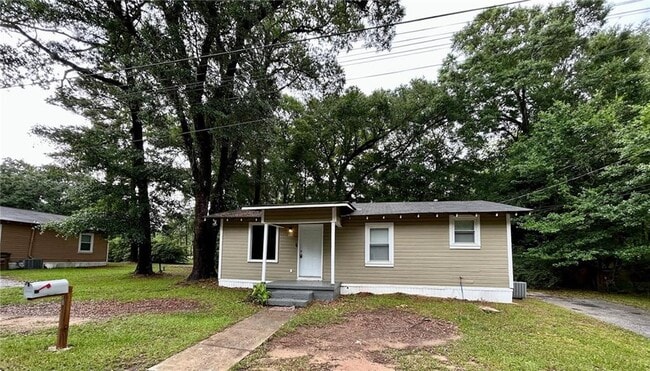 property at 905 Pansy Ct