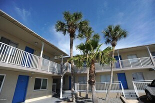 415 N Halifax Ave, Unit 103 in Daytona Beach, FL - Building Photo