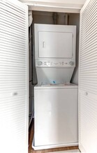 2122 43rd St, Unit 2 in Astoria, NY - Building Photo - Building Photo
