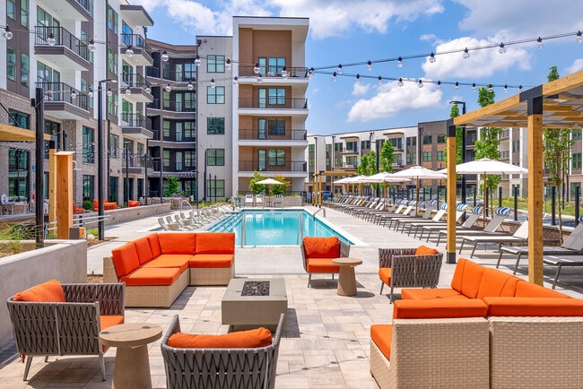 Ellison at the Preserve in Asheville, NC - Foto de edificio - Building Photo