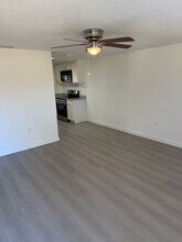 9406 Goldenrod Rd in Thonotosassa, FL - Building Photo - Building Photo