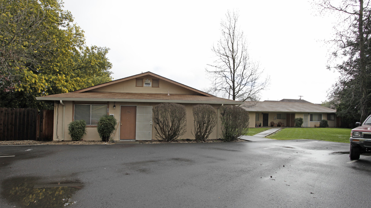 306 S Minahen St in Napa, CA - Building Photo