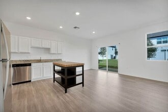 840 Grandin St in Davenport, FL - Building Photo - Building Photo