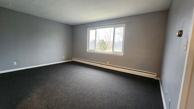76 Mallory Rd, Unit 1 in Tonawanda, NY - Building Photo - Building Photo