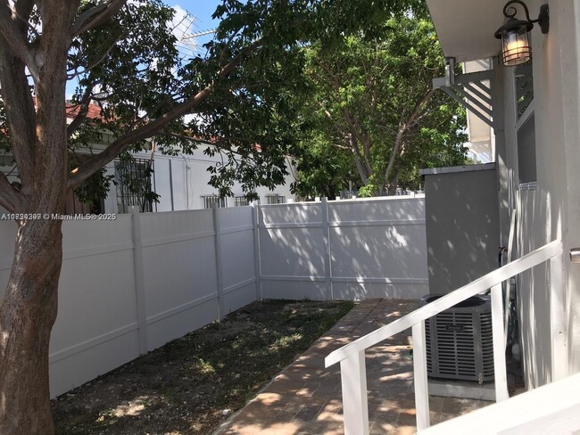 property at 821 SW 29th Ct