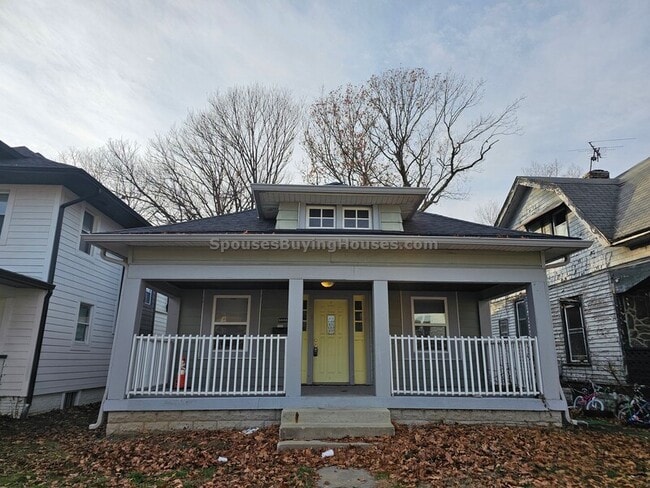 property at 3608 N Kenwood Ave