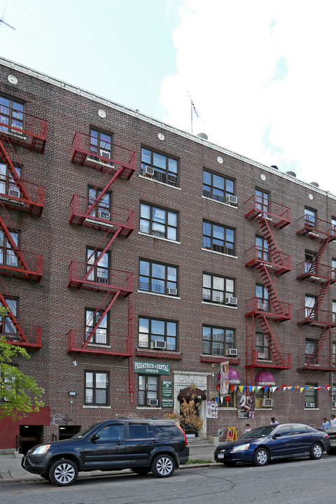 17 Vermilyea Avenue in New York, NY - Foto de edificio