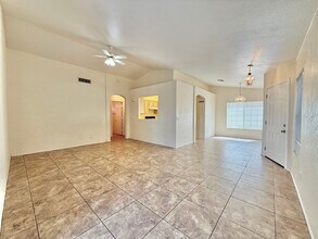 2316 E Kelton Ln in Phoenix, AZ - Building Photo - Building Photo