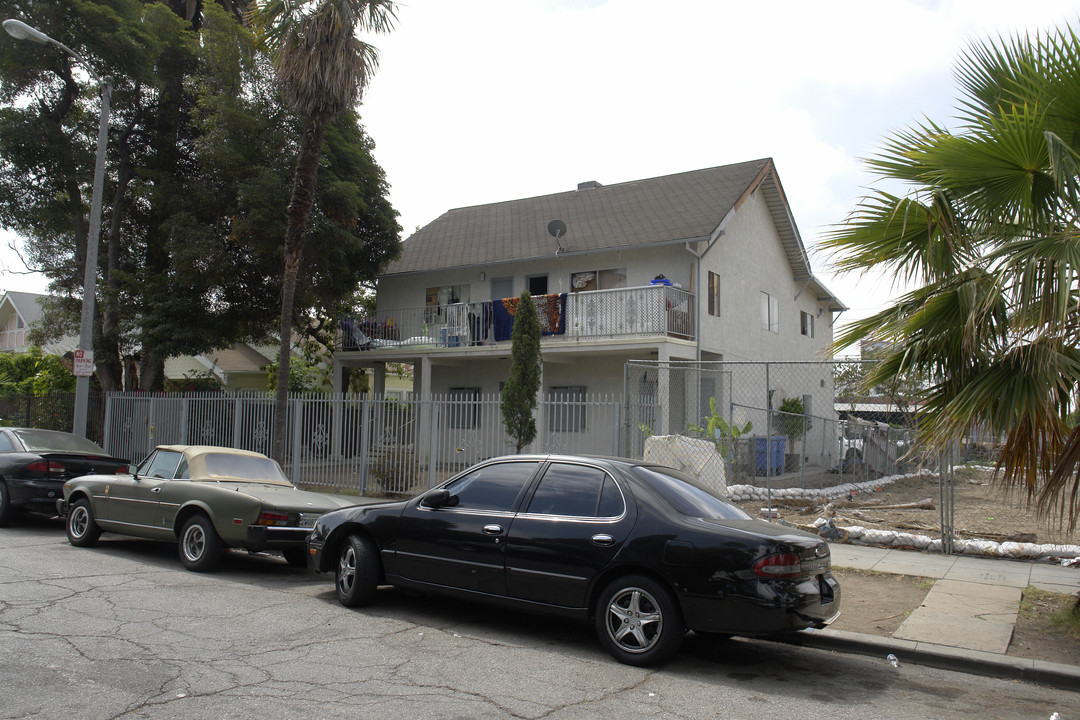 5736 Camerford Ave in Los Angeles, CA - Building Photo