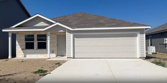 316 Pacific Waters in Seguin, TX - Building Photo