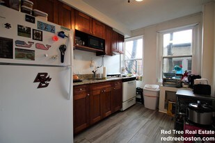 1999 Commonwealth Avenue, Unit 12 in Boston, MA - Building Photo