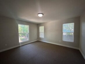 111 S Wood St in Ferris, TX - Building Photo - Building Photo