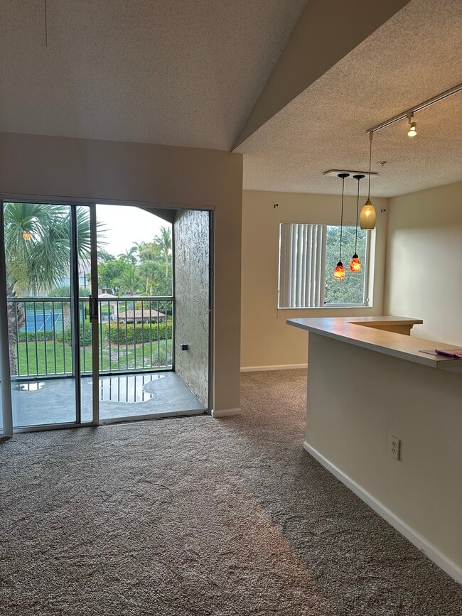 266 Village Blvd, Unit Bldg 266
