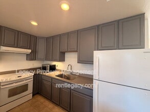 3884 Bayview Cir in Concord, CA - Building Photo - Building Photo