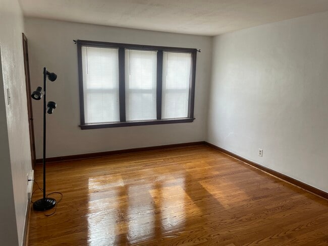 6219 Eichelberger St, Unit 6221A in St. Louis, MO - Foto de edificio - Building Photo