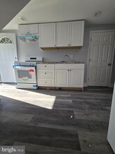 158 Evergreen Ave in Oaklyn, NJ - Foto de edificio - Building Photo