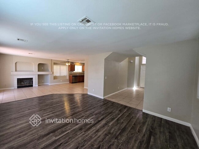 2315 Ozark Way in North Las Vegas, NV - Foto de edificio - Building Photo