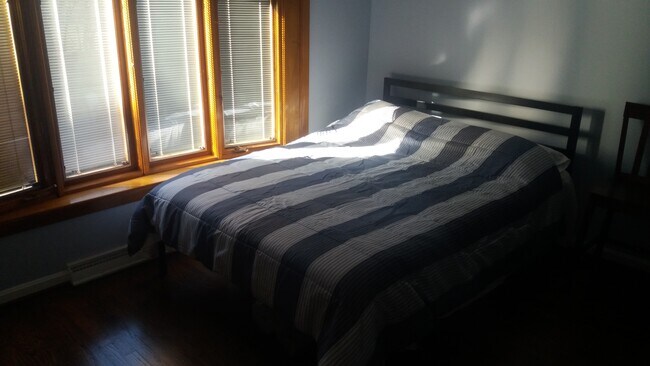 37 Alexandria Dr in Oxon Hill, MD - Foto de edificio - Building Photo