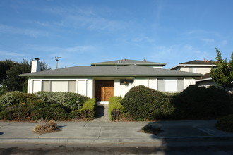 1131 Starbird Cor in San Jose, CA - Foto de edificio - Building Photo