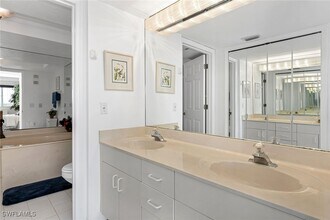 300 Horse Creek Dr in Naples, FL - Building Photo - Building Photo