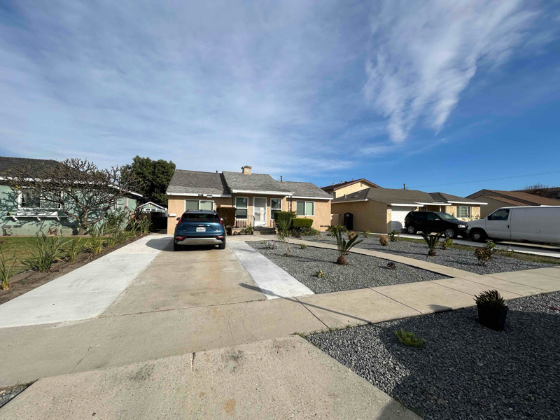10692 Walnut St in Los Alamitos, CA - Building Photo